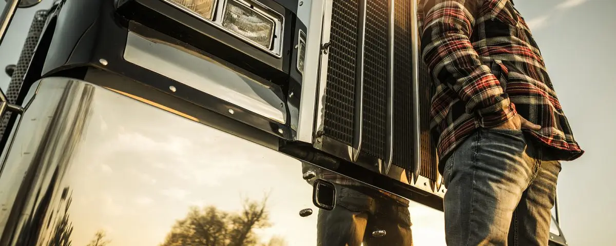 Chauffeur de camion semi-remorque